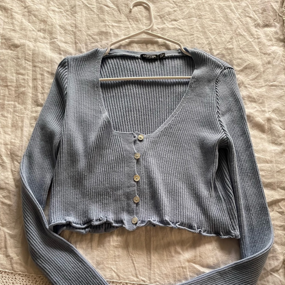 Cute cropped cardigan never been worn